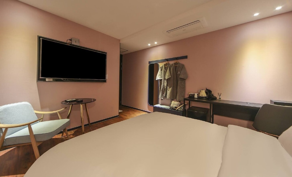 Standard Room - Photo 17