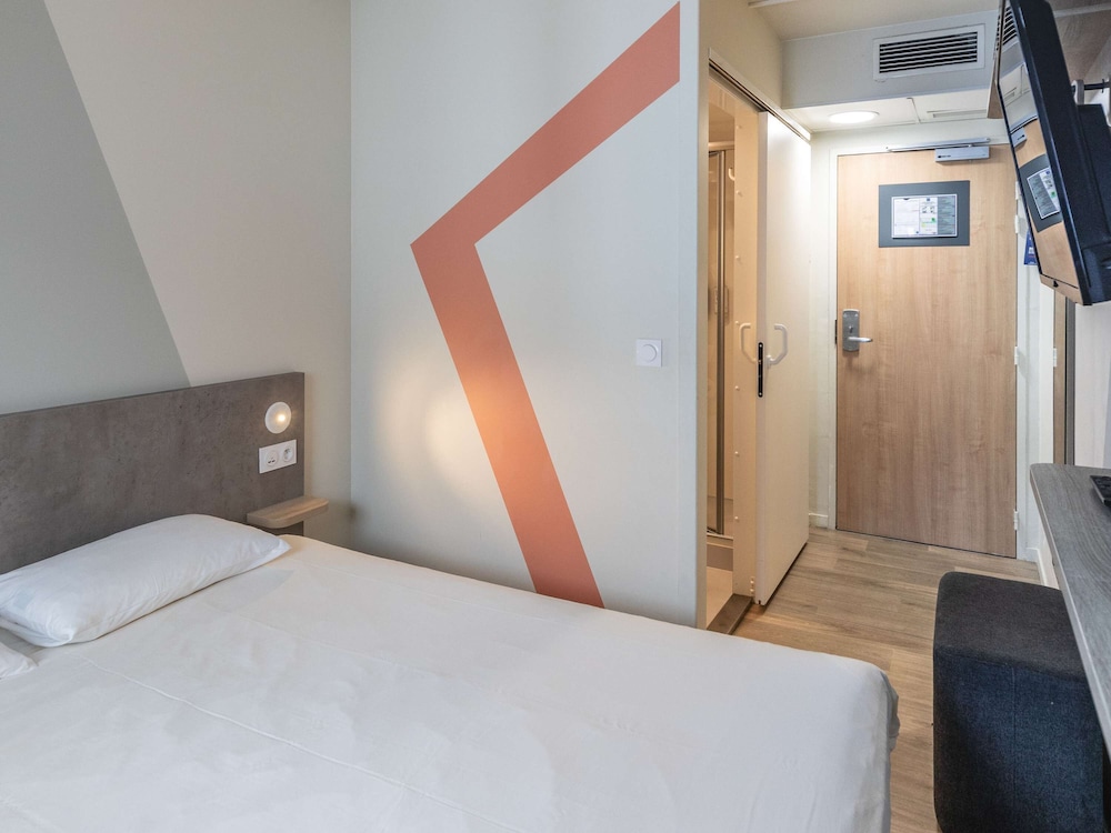 Standard Room, 1 Double Bed - Photo 9