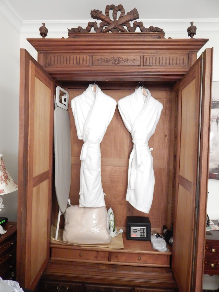 Standard Room, Non Smoking (Louis Suite) photo 2