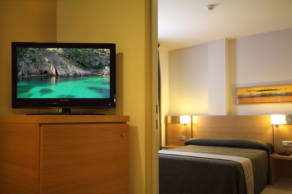 Apartment (2 / 3)