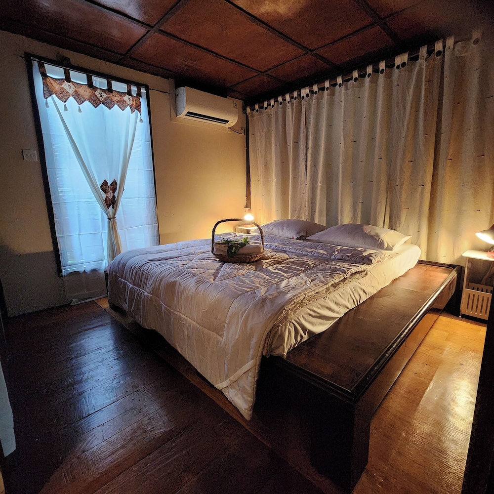Adenium Villa - Photo 1