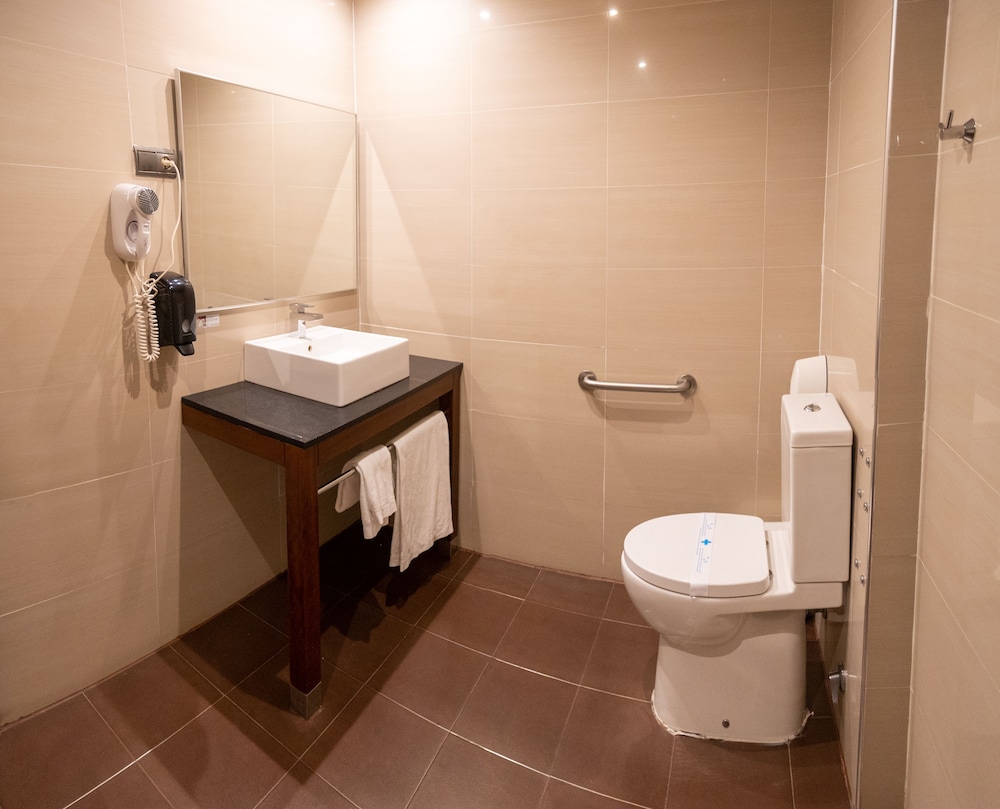 Triple Room, Accessible photo 3