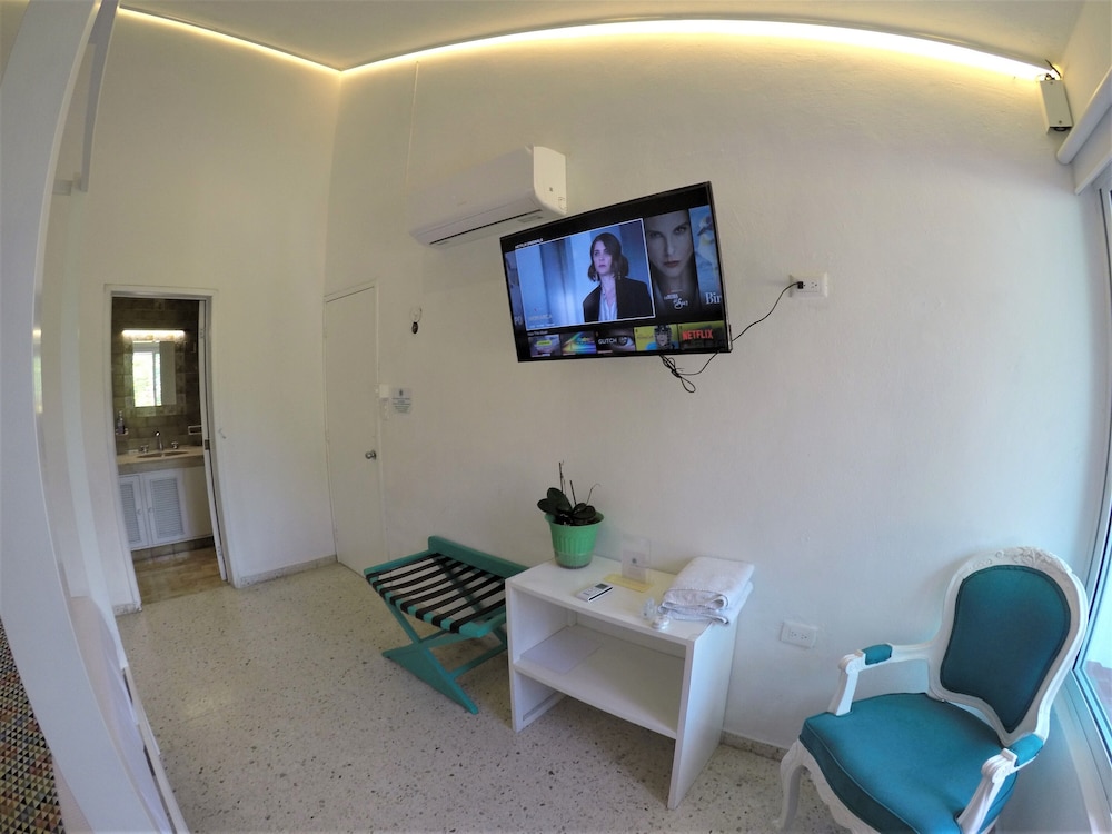 Classic Double Room, 2 Double Beds photo 2