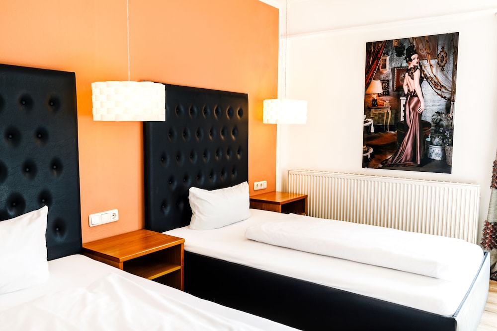 Double Room - Photo 17