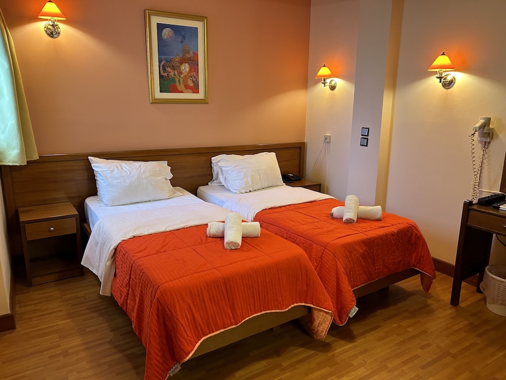 Double or Twin Room - Photo 11