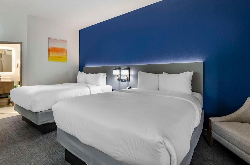 Standard Room, 2 Queen Beds, Non Smoking (1st Floor) - Photo 2