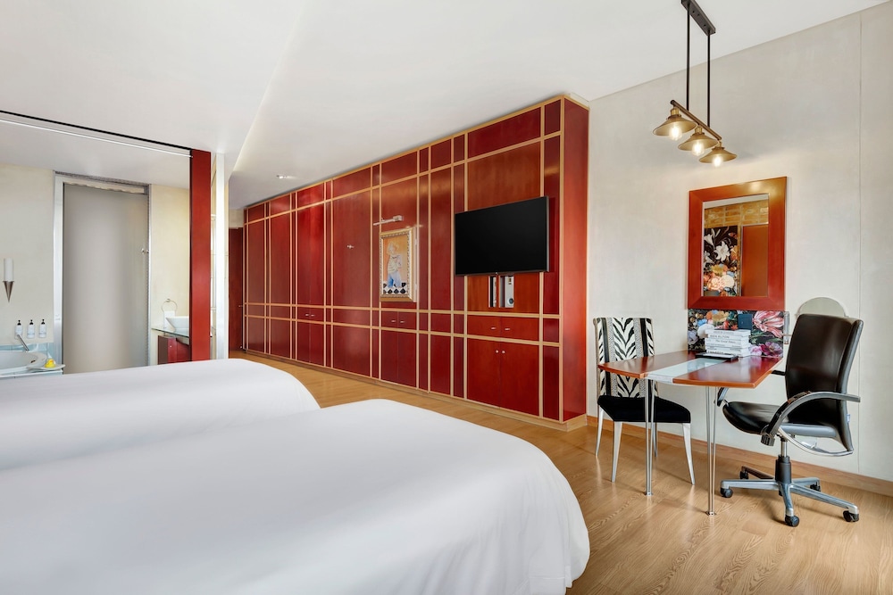 Deluxe Room, 2 Twin Beds - Photo 5