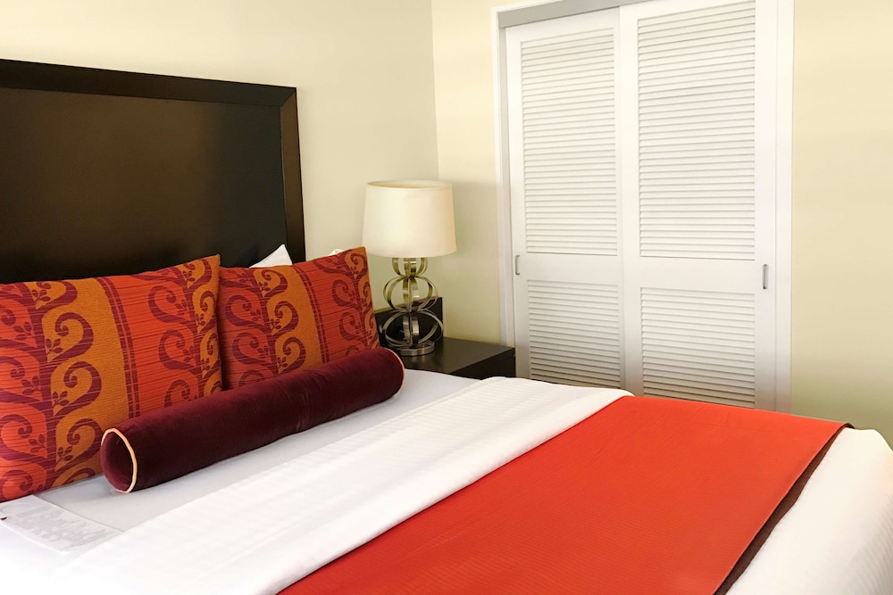 Suite, 1 King Bed (Lapidus) - Photo 2