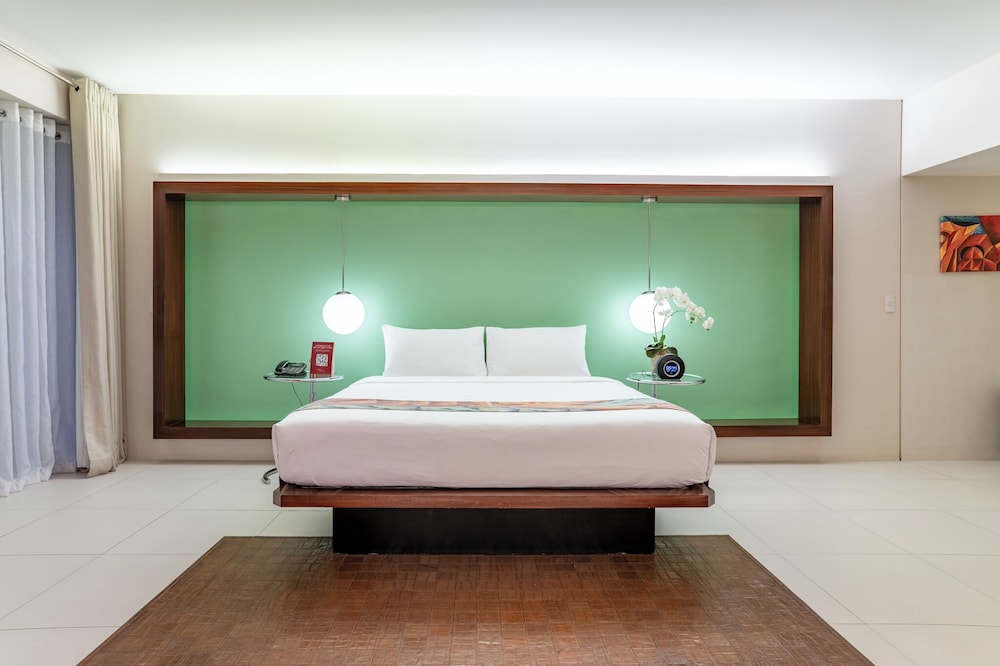 Barcelona Suite (With Tub) - Photo 7