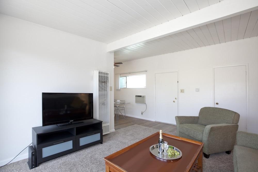 Exclusive Apartment, Non Smoking photo 3