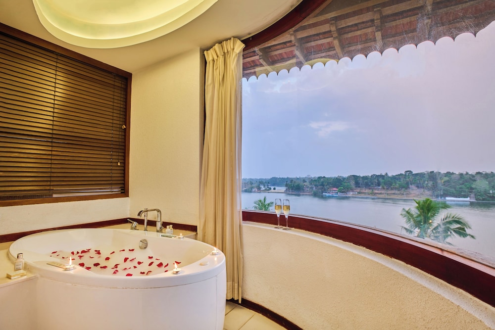 Royal Suite with Panoramic View - Photo 4