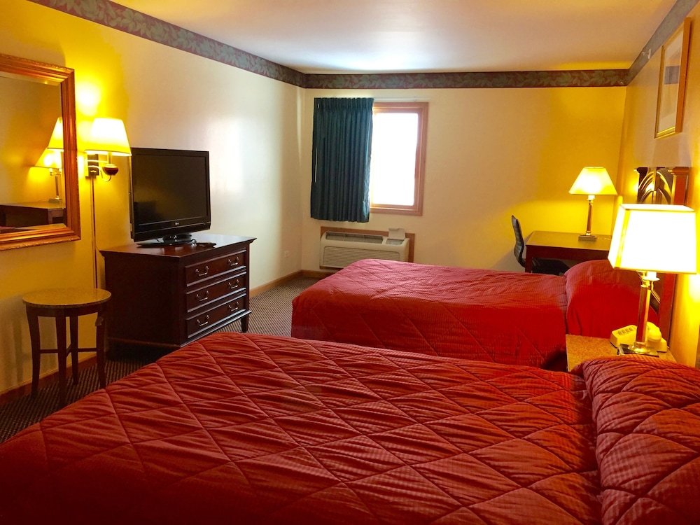 Queen Room with Two Queen Beds photo 1