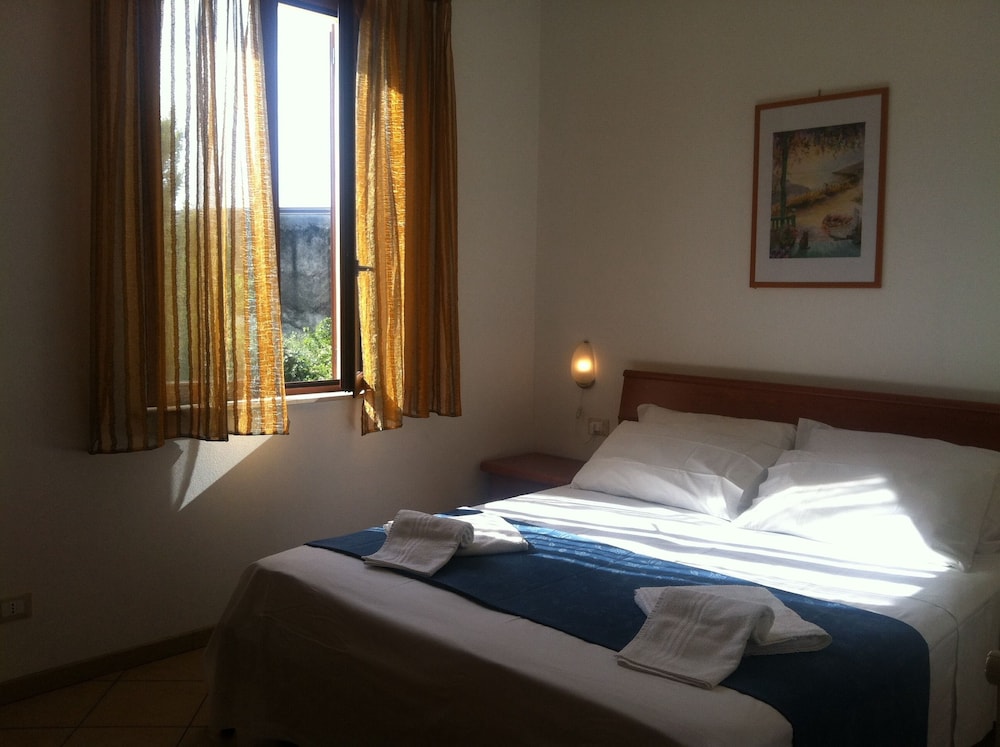 Apartment, 2 Bedrooms, Terrace photo 1