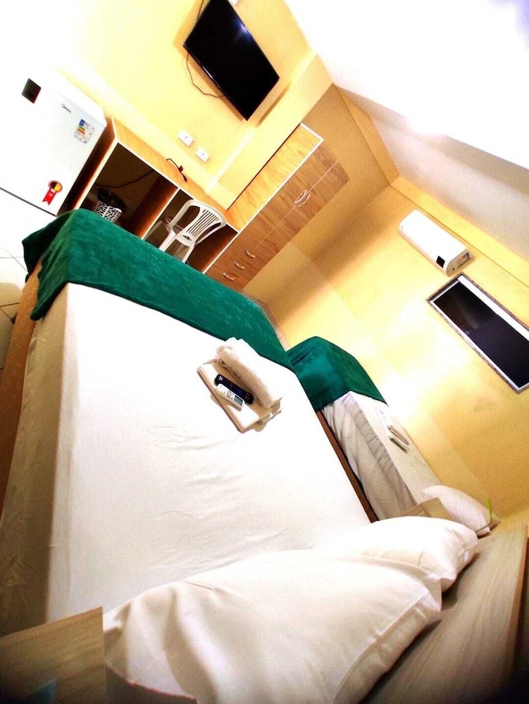 Standard Triple Room, Multiple Beds photo 2