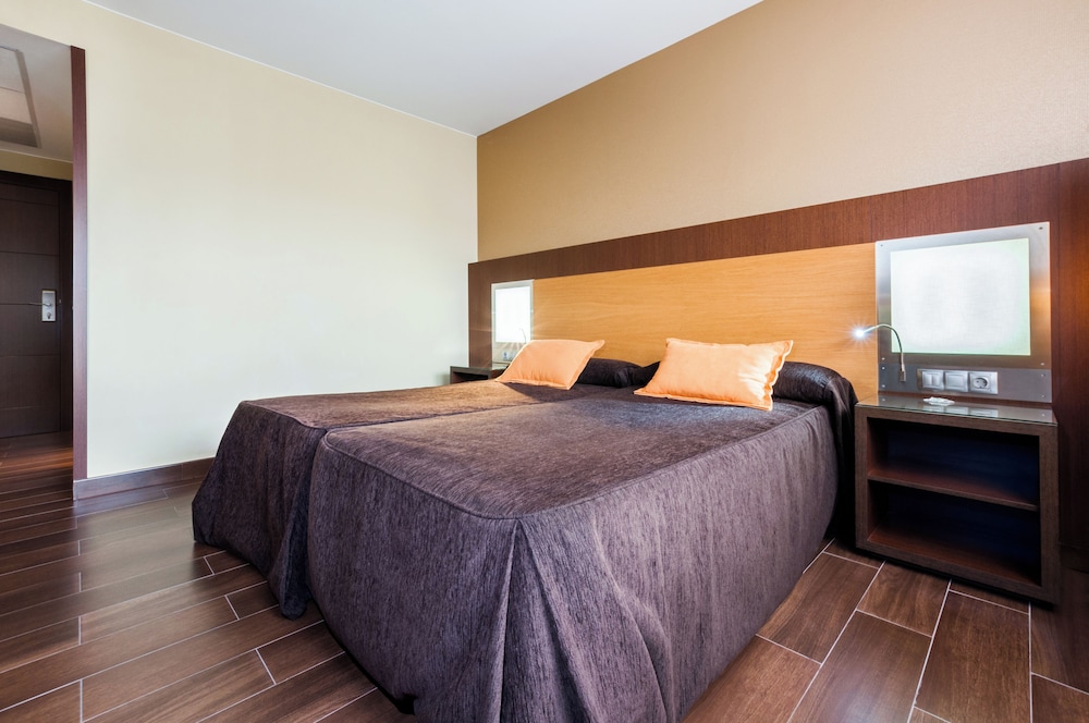 Double or Twin Room - Photo 1
