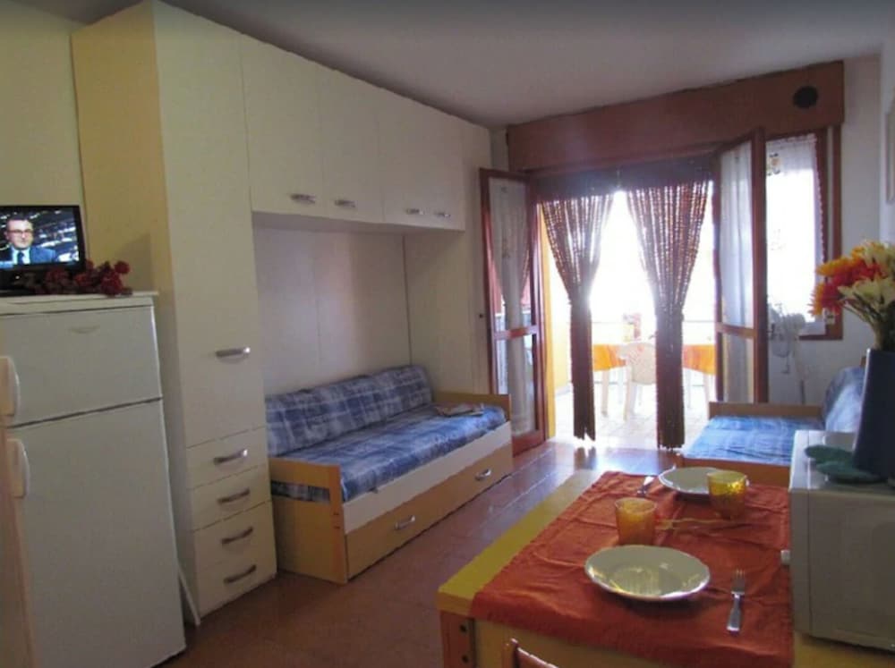 Studio, Multiple Bedrooms, Balcony