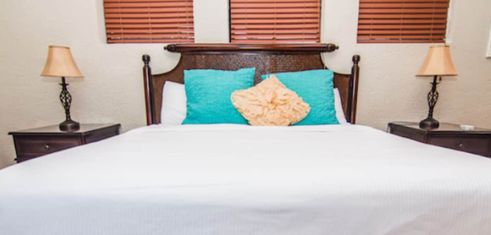 Las Sirenas by Mayan Princess Two Bedroom Family Suite (interconnecting rooms)