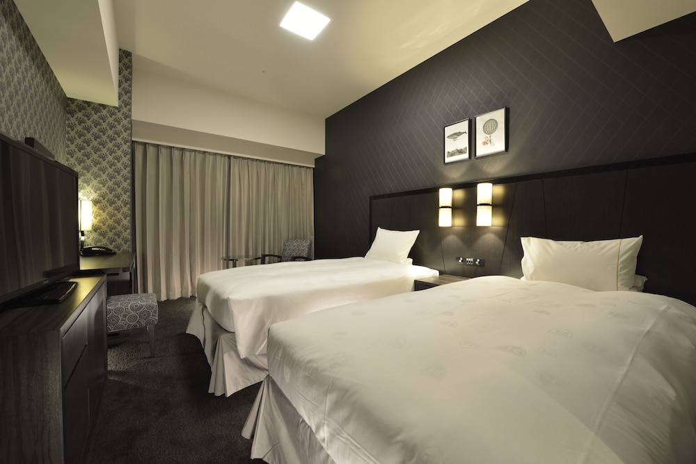 (Room for 3 Only) Superior Twin + Extra Bed