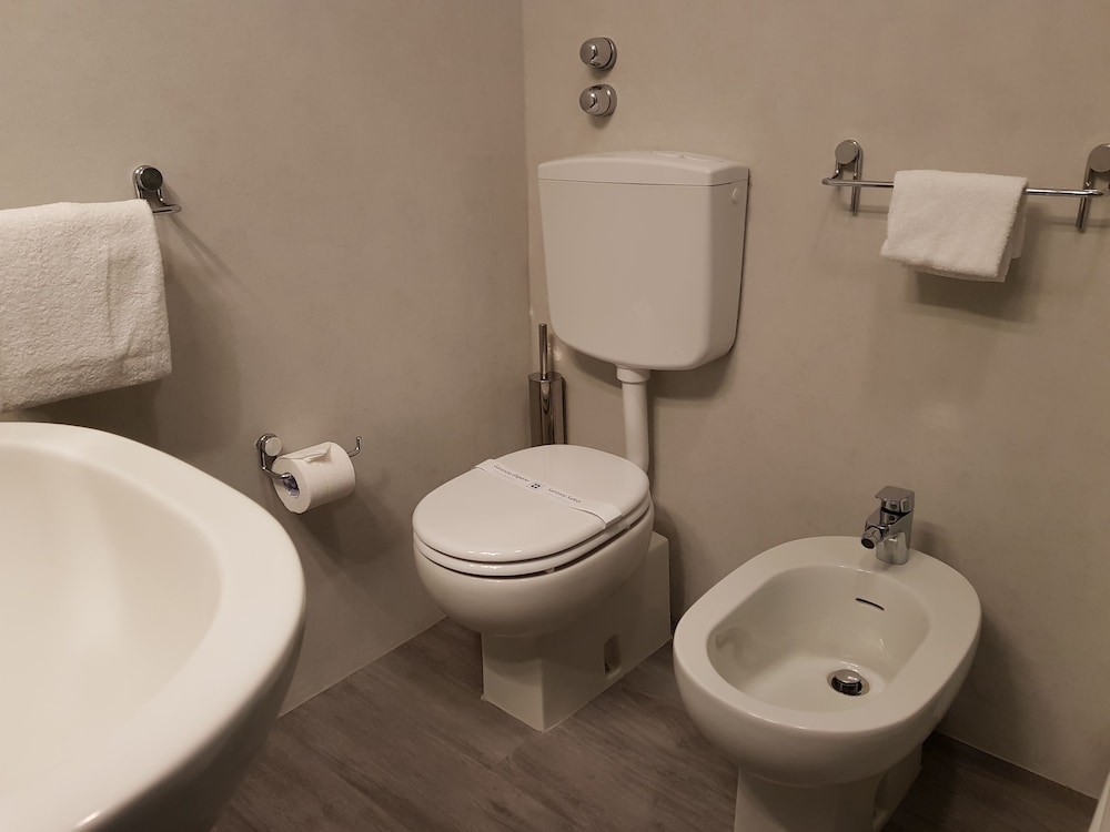 Double Room - Photo 6