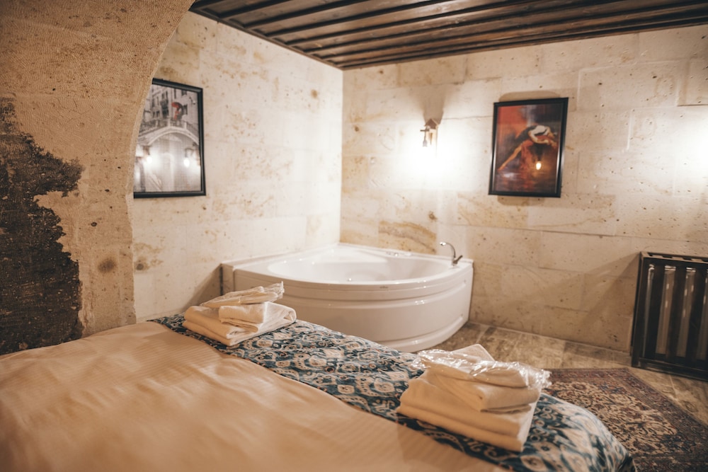 Stone Dublex Jacuzzi Room-2 - Photo 9