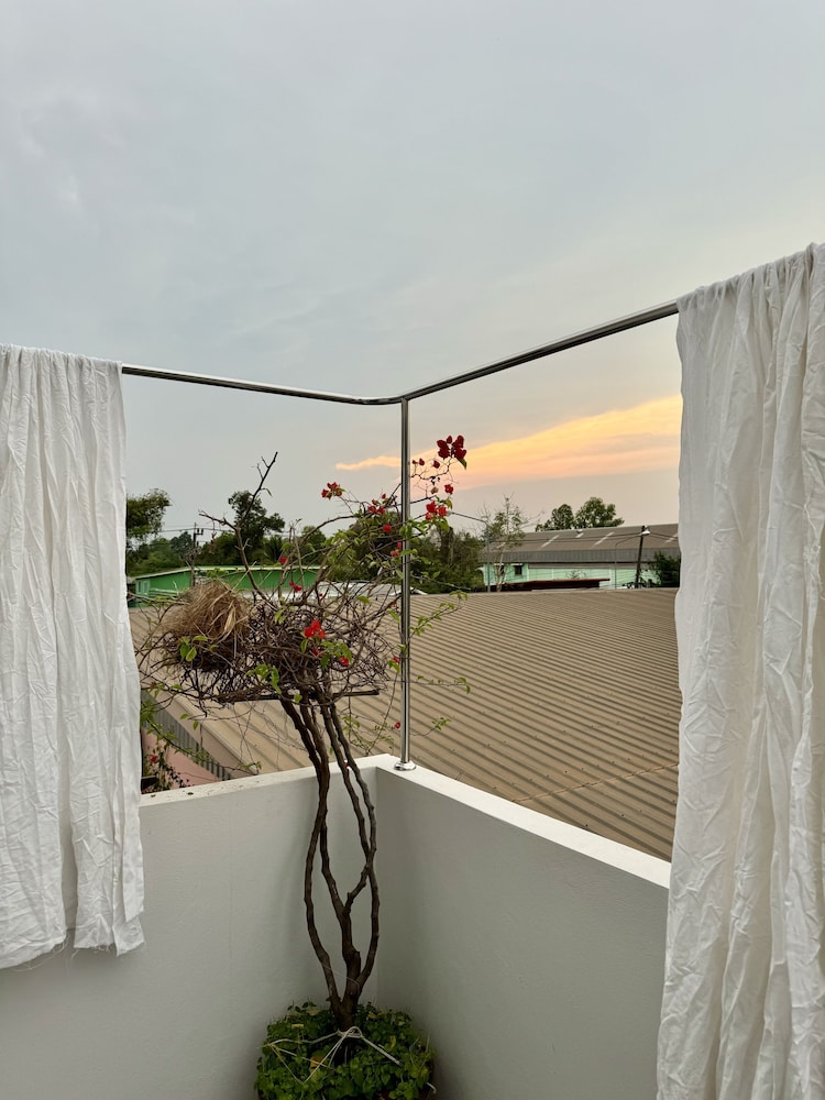 Family Room, Multiple Beds, Lanai photo 2