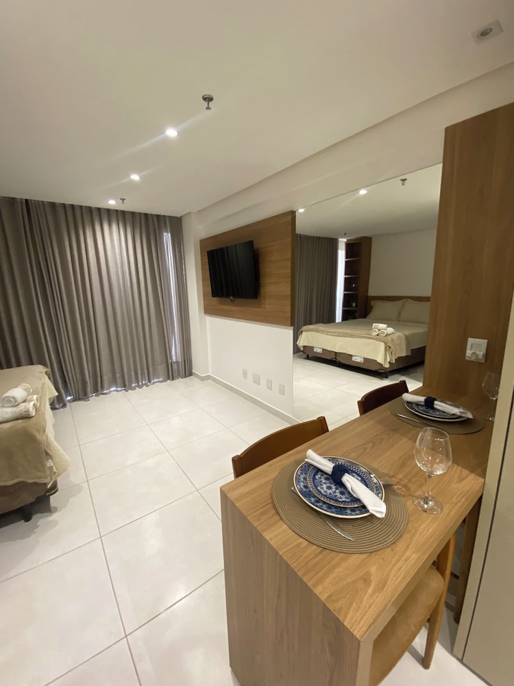 Deluxe Suite, City View