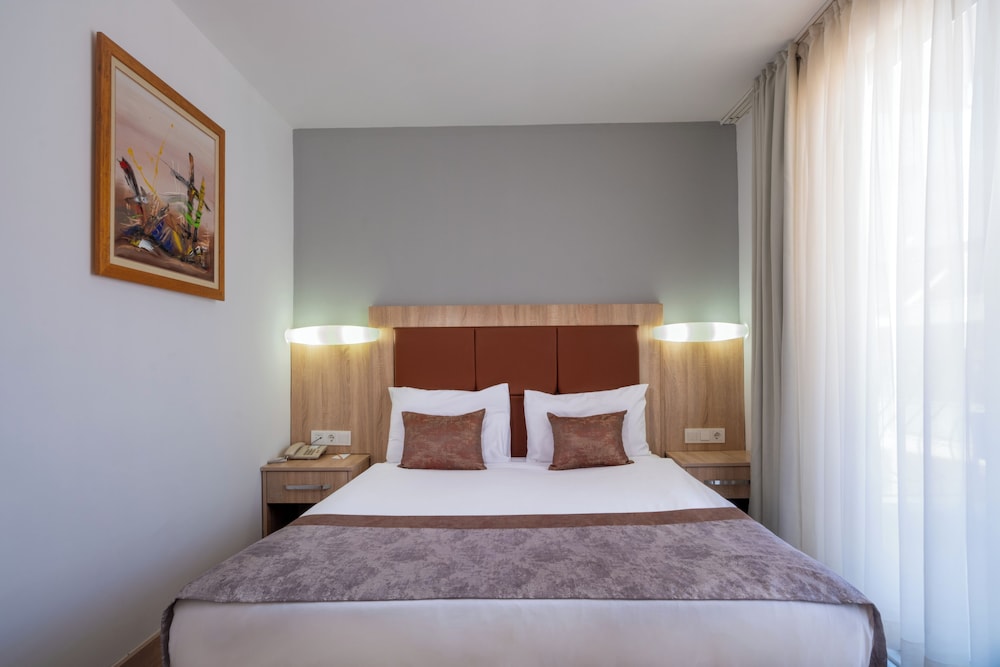 Standard Room photo 2