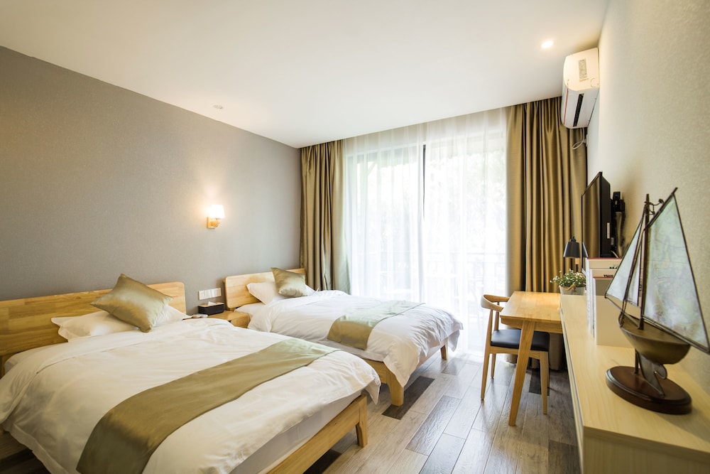 Exclusive Twin Room With Lake View photo 1