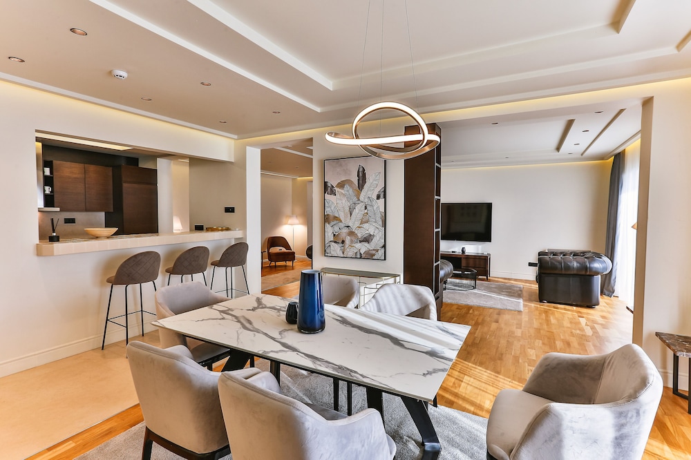 Executive Suite photo 3