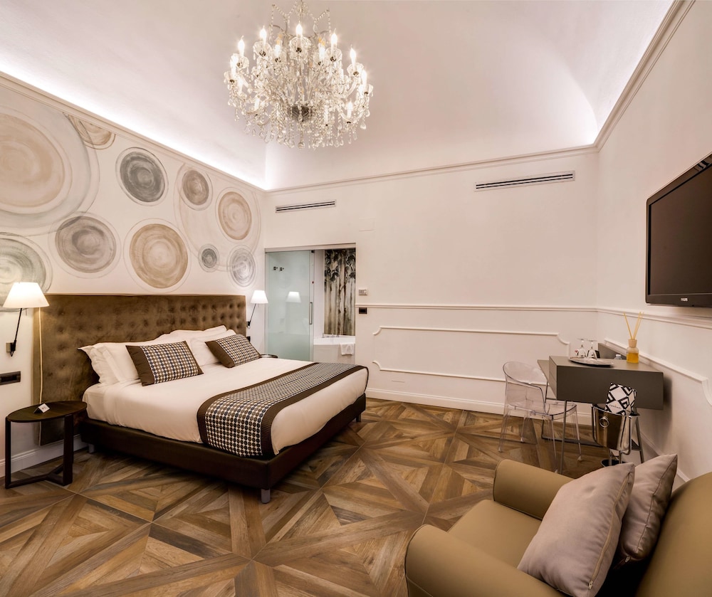 Suite, 1 King Bed, Non Smoking - Photo 1