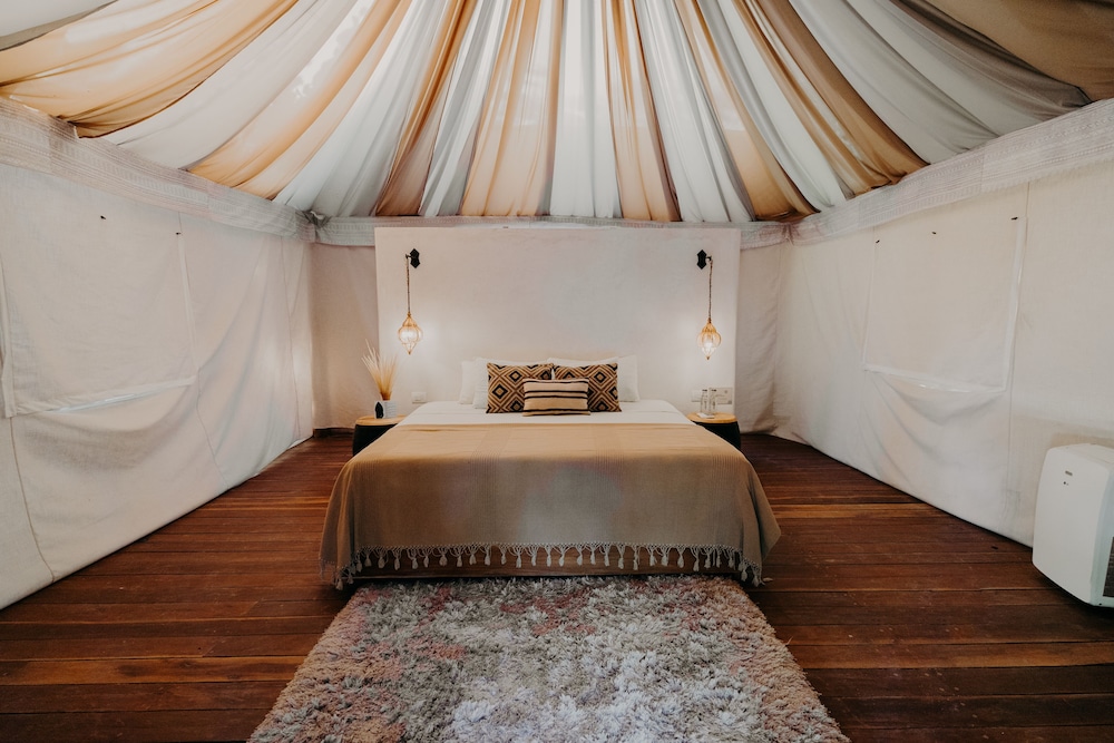 Deluxe Tent
