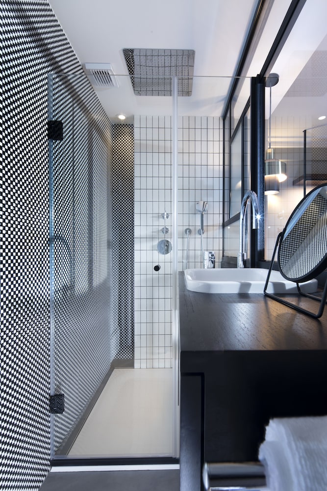 Maison ELLE Paris bathroom photo