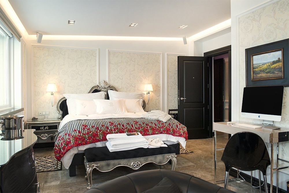 Ruby Suite - Free Spa Access photo 2