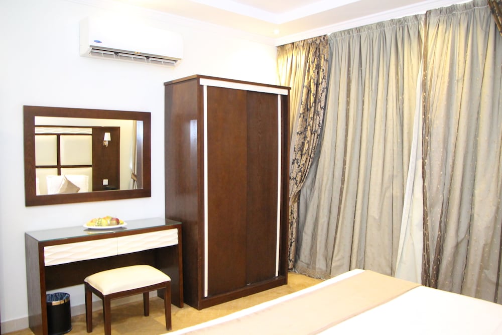 Standard Room, 1 Queen Bed photo 1