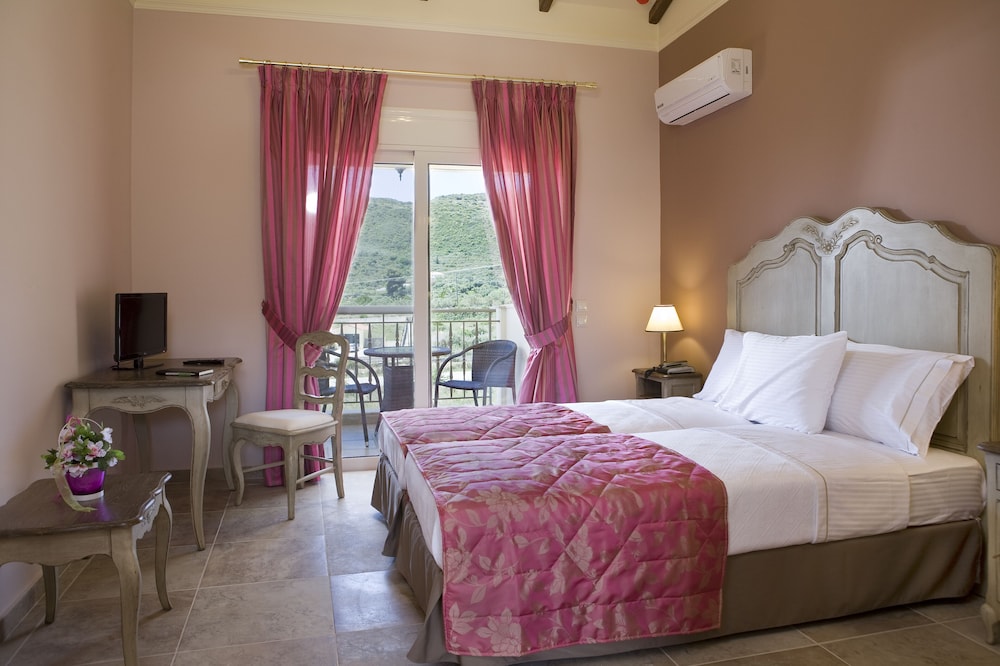 Premium Double or Twin Room photo 2