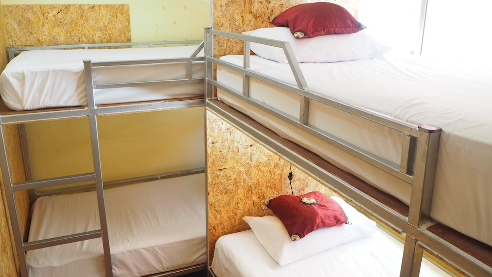 Bed in 4 Bed mixed Dormitory room photo 2