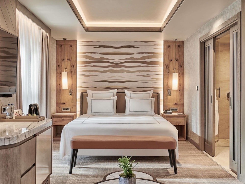 Swiss, Superior Room, 1 King Bed - Photo 3