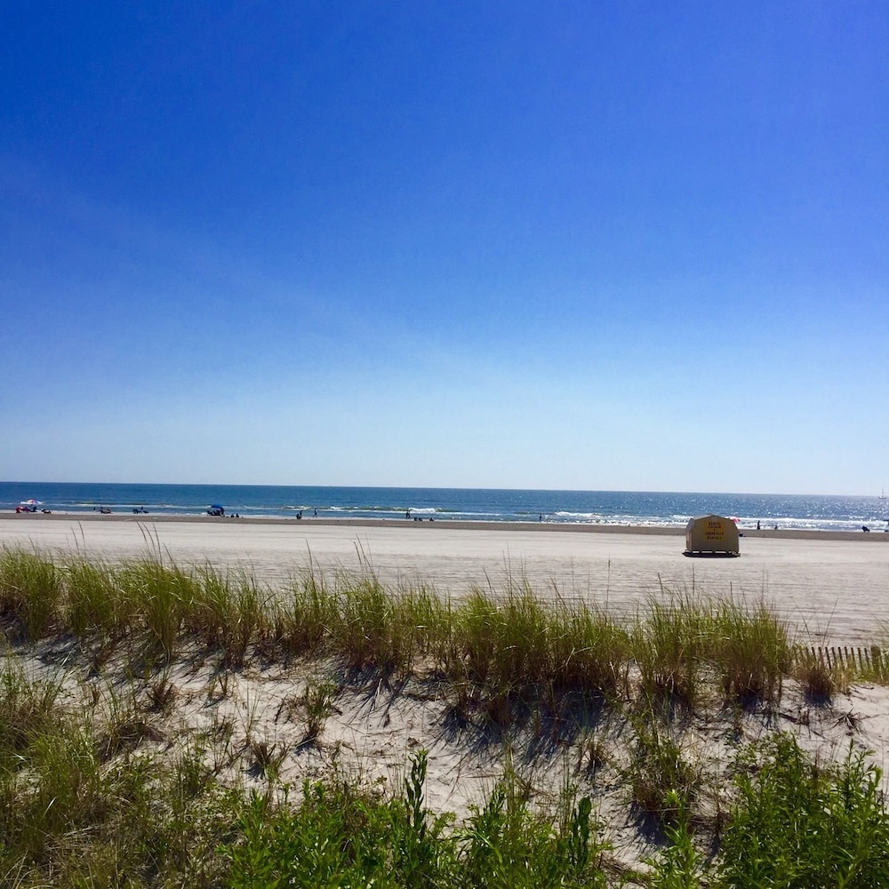 Premier Suite (Oceanfront View Unit E) photo 2