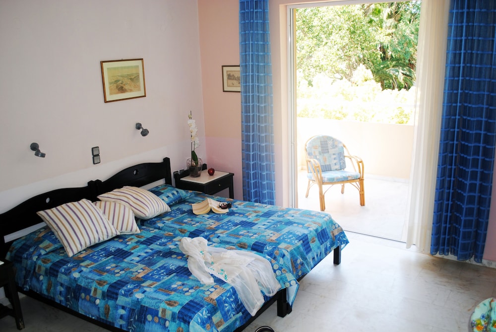 Room, Non Smoking, Garden View (4 Adults)