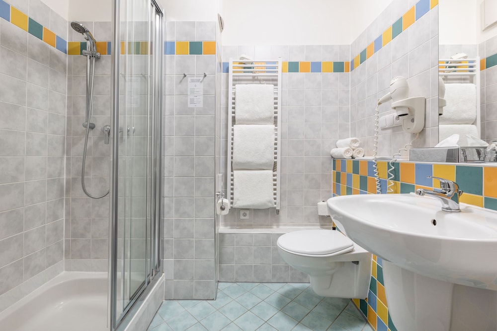 Classic Double or Twin Room photo 3
