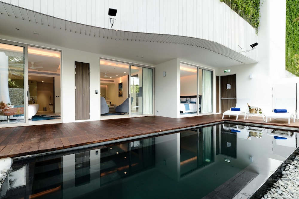 2 Bedrooms, Grand Pool Suite - Free Transfer to Dream Beach Club