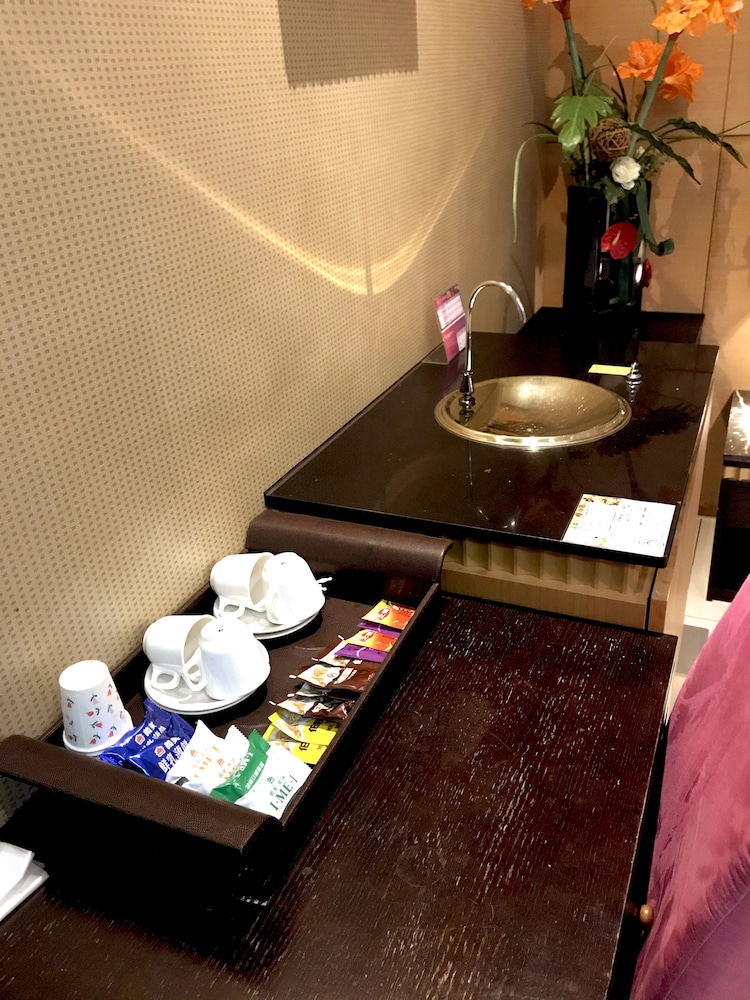 Family Quadruple Room, 2 Double Beds, Accessible, Jetted Tub photo 2