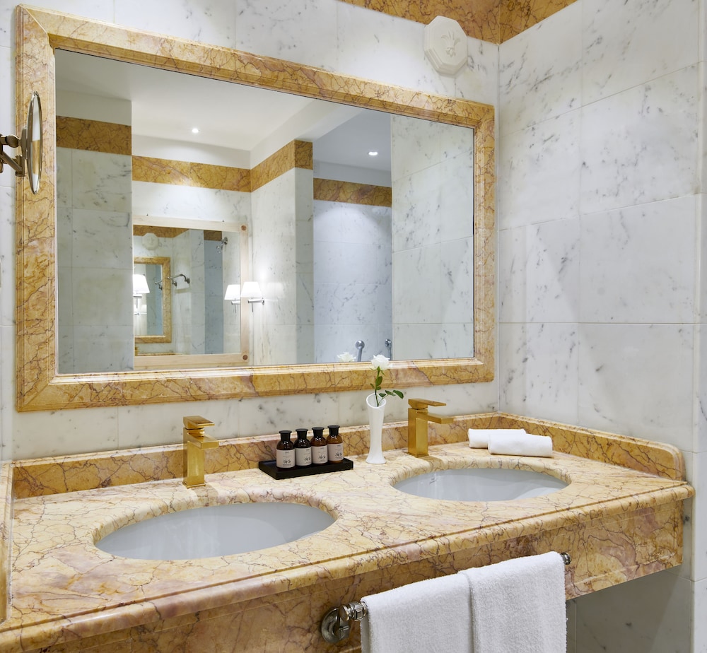 Junior Suite, 1 King Bed