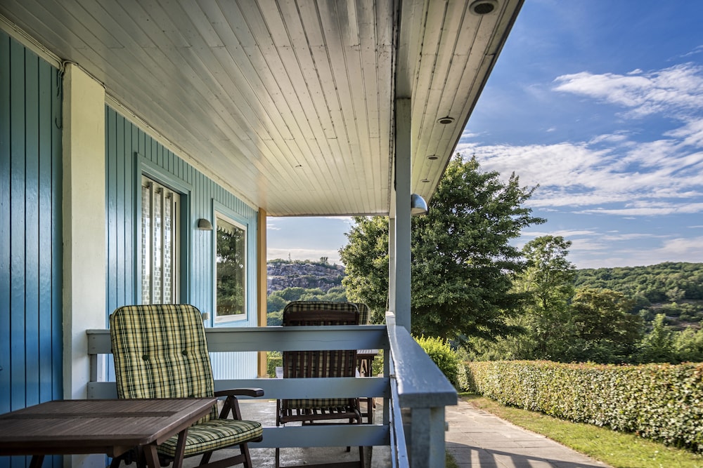 Studiolejlighed kun for voksne med møbleret terrasse nær Hammersø og Sandvig photo 2