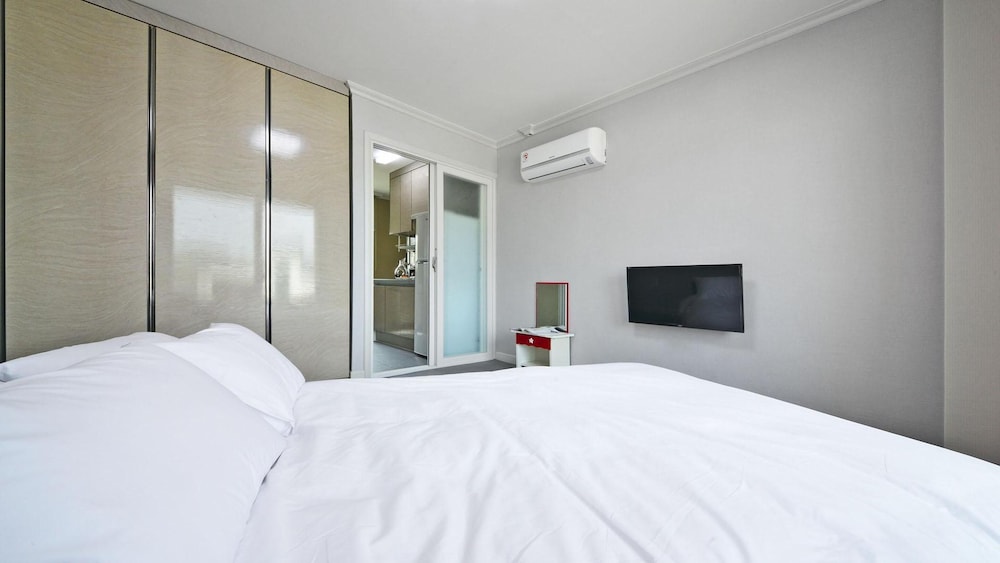 Basic Room, 1 Bedroom (201) - Photo 4