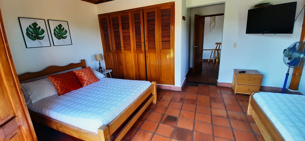 Superior Room, Multiple Beds, Non Smoking photo 2