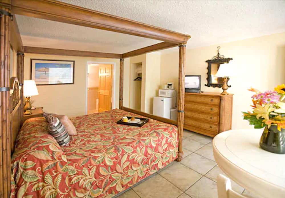 Honeymoon Room, 1 King Bed (BIMINI) photo 1