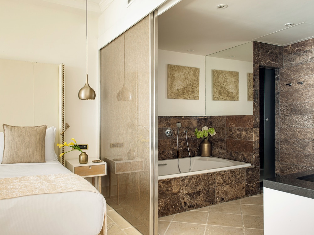 Red Level, Grand Suite, Ocean View
