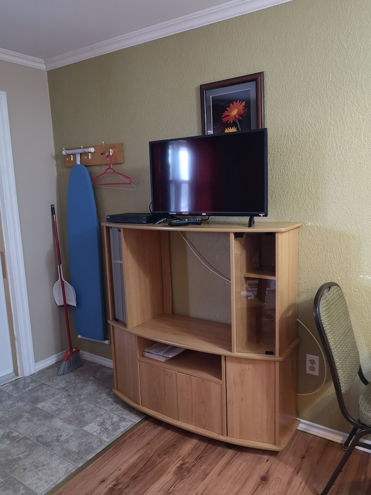 Studio Suite, 1 Queen Bed, Kitchenette photo 3