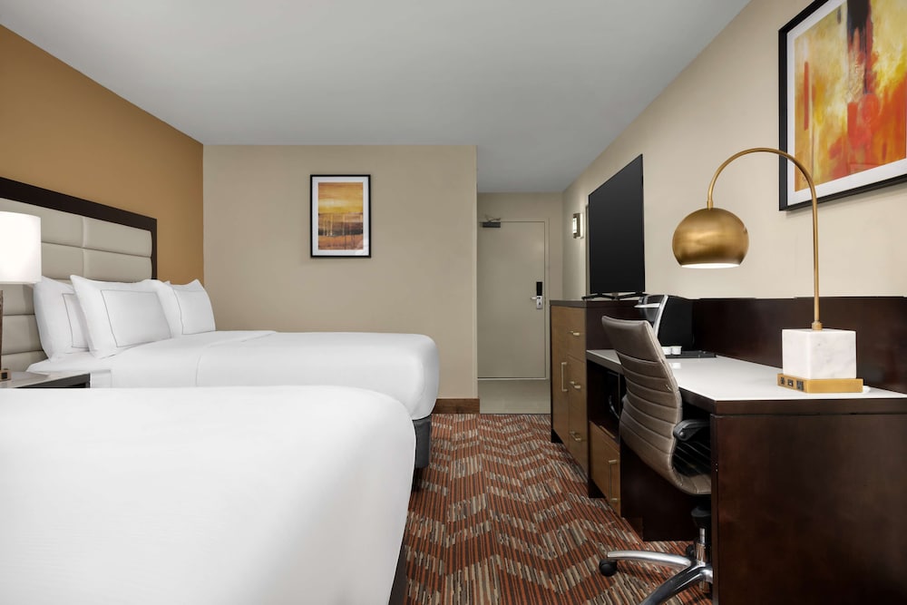 Room, 2 Queen Beds, Accessible, Bathtub (Mobility & Hearing) - Photo 1